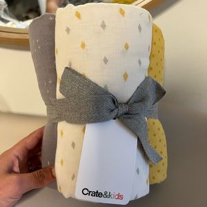Crate & Kids 3 pack swaddles